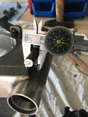 Kastenschwinge Bolzen.JPG