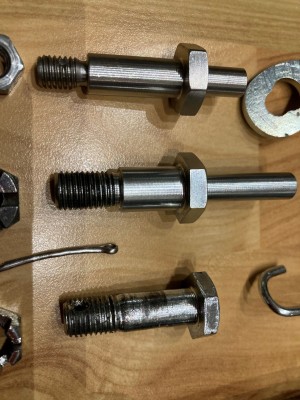 XT Verschiedene Bolzen.JPG