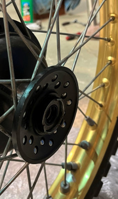 Vorderrad in YZ490-Gabel Tachoantrieb 1 klein.jpeg