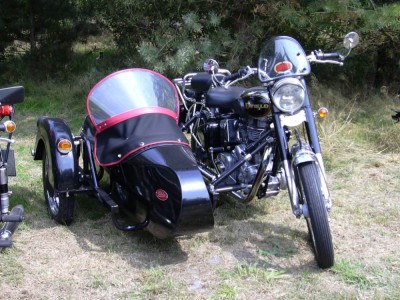 Enfield Gespann.JPG